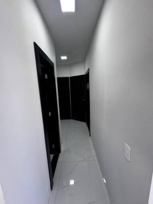 LINDA CASA NO BAIRRO ICARAI SENDO 3 QUARTOS-SALA-COZINHA-BANHEIRO SOCIAL-AREA DE SERVIÇO COBERTA