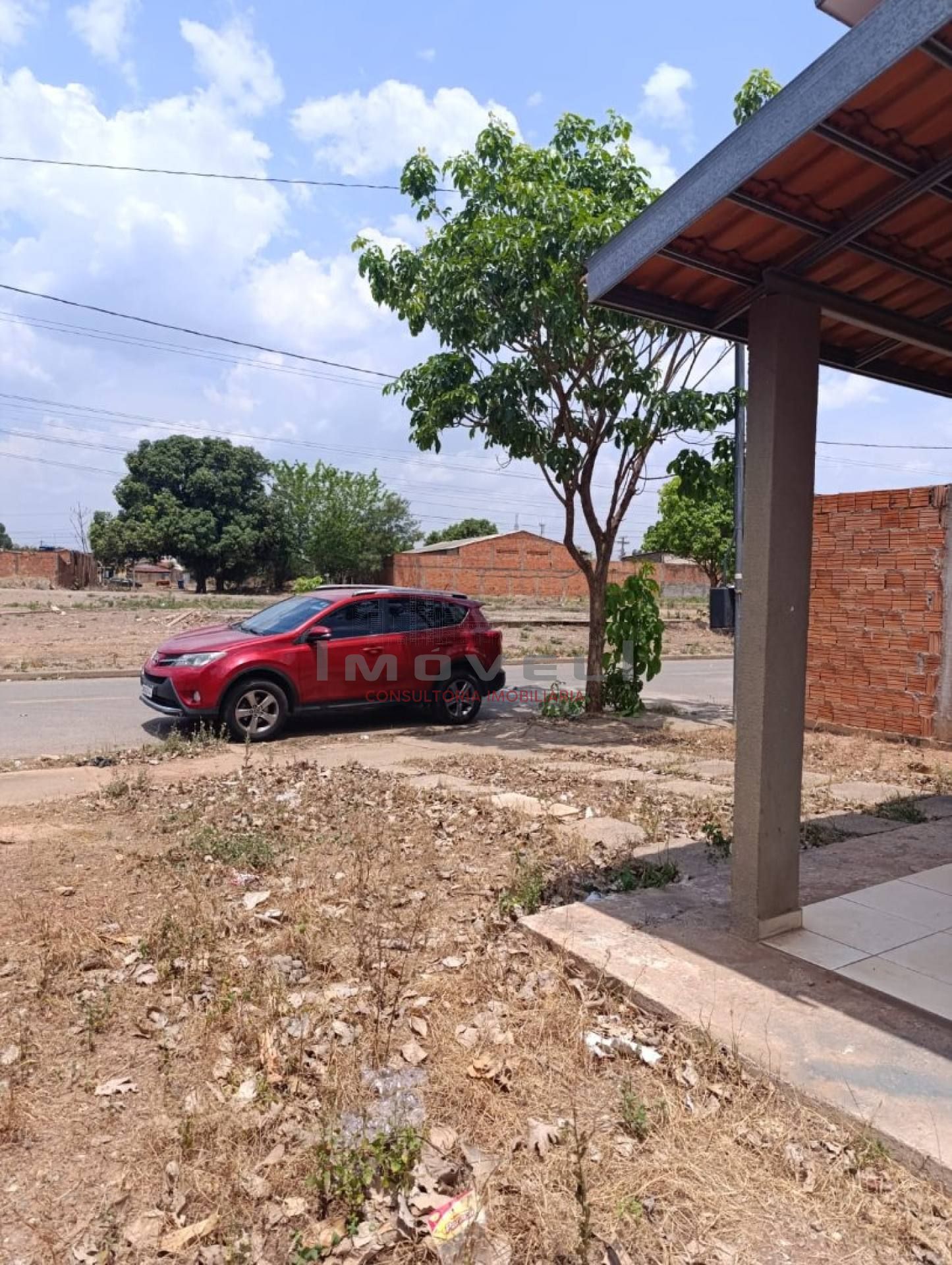 CASA Á VENDA NO LOTEAMENTO FLOR DE LIZ