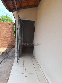 CASA Á VENDA NO LOTEAMENTO FLOR DE LIZ