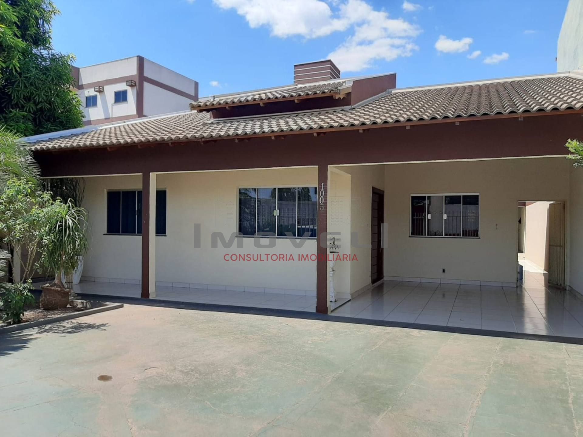 CASA Á VENDA NO CENTRO DE VÁRZEA GRANDE