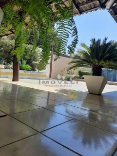 CASA Á VENDA NO CENTRO DE VÁRZEA GRANDE