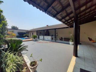 CASA Á VENDA NO CENTRO DE VÁRZEA GRANDE