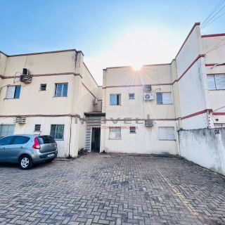 Apartamento com 2/4 no Residencial Veneza IV no Costa verde