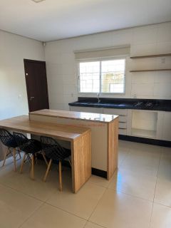 CASA Á VENDA NO MARAJOARA