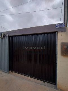 Casa com 2/4 no bairro Paiaguás em Várzea Grande
