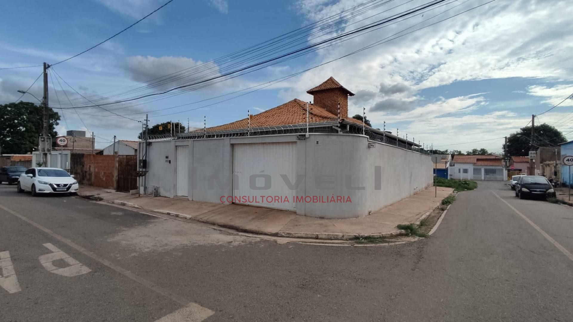 CASA Á VENDA EM CUIABÁ