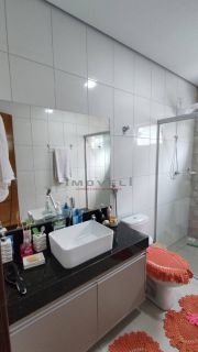 CASA Á VENDA EM CUIABÁ