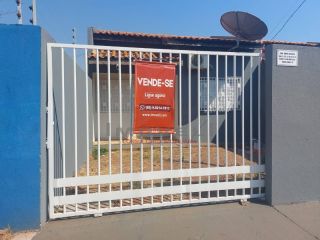 CASA Á VENDA NO PARQUE DEL REI