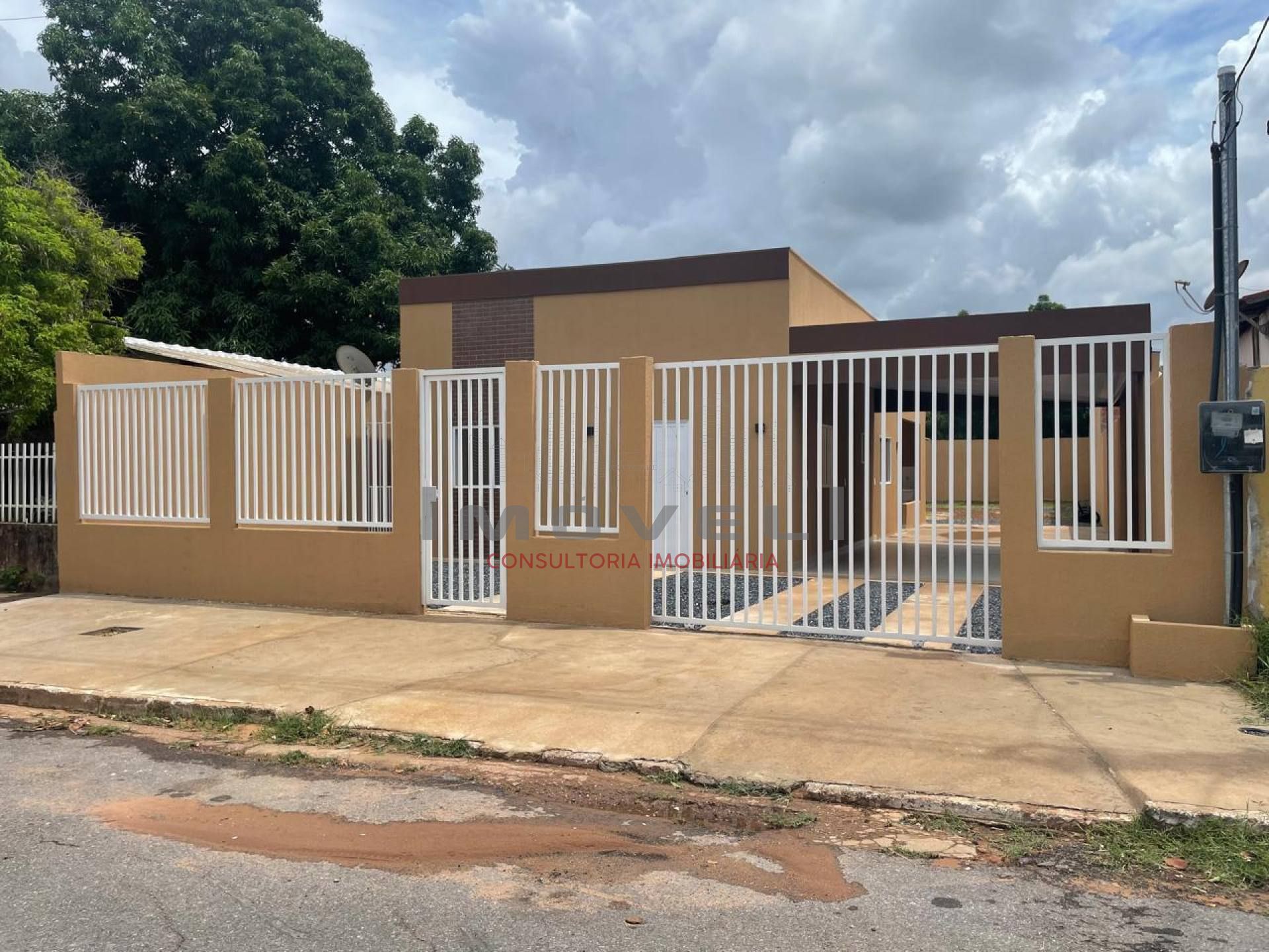 CASA Á VENDA NO BAIRRO PIRINEU