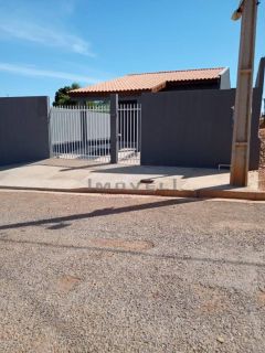 CASA Á VENDA NO BAIRRO ALTOS DO GLORIA