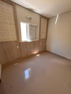 CASA Á VENDA NO CONDOMÍNIO  VILLAGIO  IIDA RISSATO