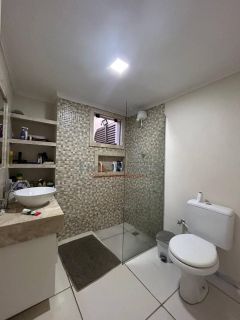 CASA  Á VENDA NO CANELAS
