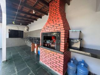 CASA  Á VENDA NO CANELAS