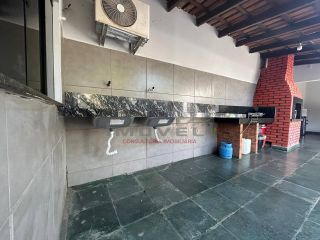 CASA  Á VENDA NO CANELAS