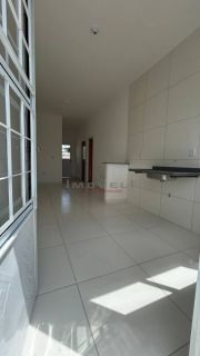 CASA NA PLANTA Á VENDA NO CANELAS