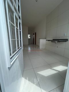 CASA NA PLANTA Á VENDA NO CANELAS