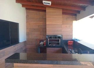 CASA Á VENDA NO BAIRRO CANELAS