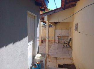 CASA Á VENDA NO BAIRRO CANELAS