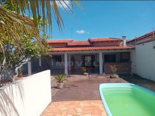 CASA Á VENDA NO BAIRRO CANELAS