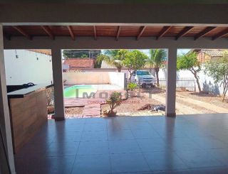 CASA Á VENDA NO BAIRRO CANELAS