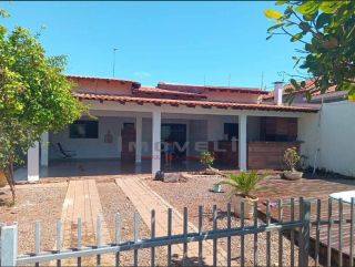 CASA Á VENDA NO BAIRRO CANELAS