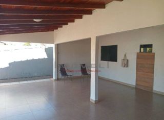 CASA Á VENDA NO BAIRRO CANELAS