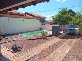 CASA Á VENDA NO BAIRRO CANELAS