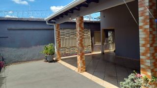 CASA Á VENDA NO CRISTO REI