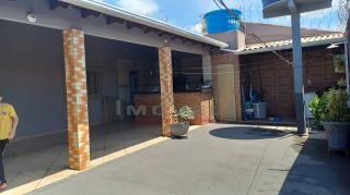 CASA Á VENDA NO CRISTO REI