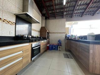 CASA Á VENDA NO CRISTO REI