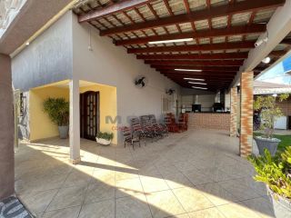 CASA Á VENDA NO CRISTO REI