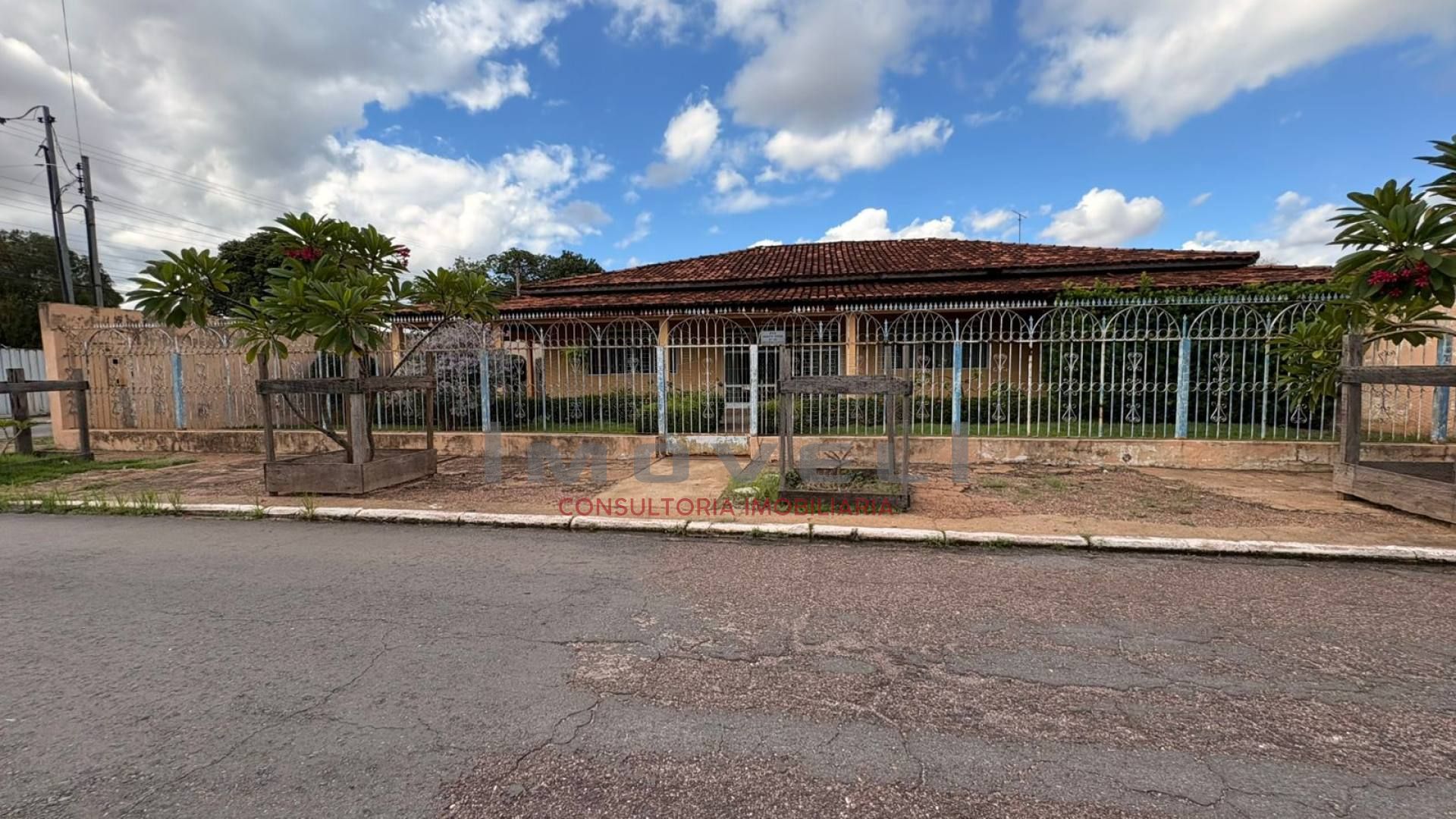CASA Á VENDA NO JARDIM AEROPORTO