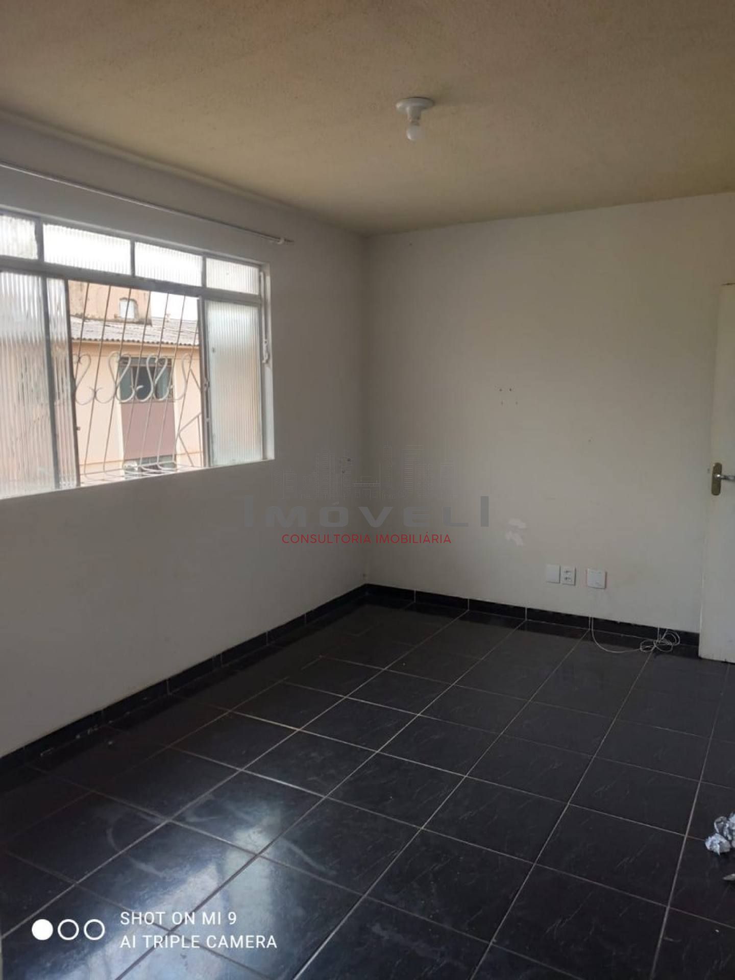 APARTAMENTO Á VENDA NO CONDOMÍNIO BANDEIRANTES