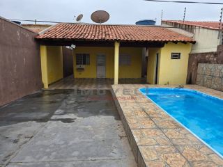 LINDA CASA NO BAIRRO SAO JORGE COM 3 QUARTOS,SALA,COZINHA,BANHEIRO SOCIAL,AREA DE SERVIÇO COBERTA,PISCINA