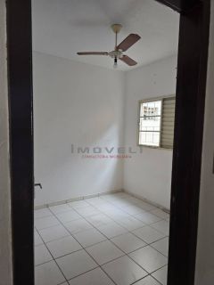 LINDA CASA NO BAIRRO SAO JORGE COM 3 QUARTOS,SALA,COZINHA,BANHEIRO SOCIAL,AREA DE SERVIÇO COBERTA,PISCINA