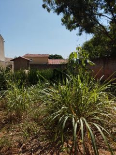 Lote / Terreno de Bairro Para Vender no bairro Parque dos Pomares em Campinas