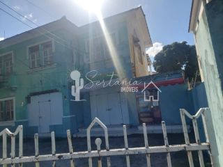 Venda de casa comercial na Madalena.