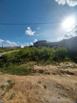 Terreno para Venda com 240 m² de área 12X20, com excelente localização no bairro do Sol Nascente (Nova Sertânia)