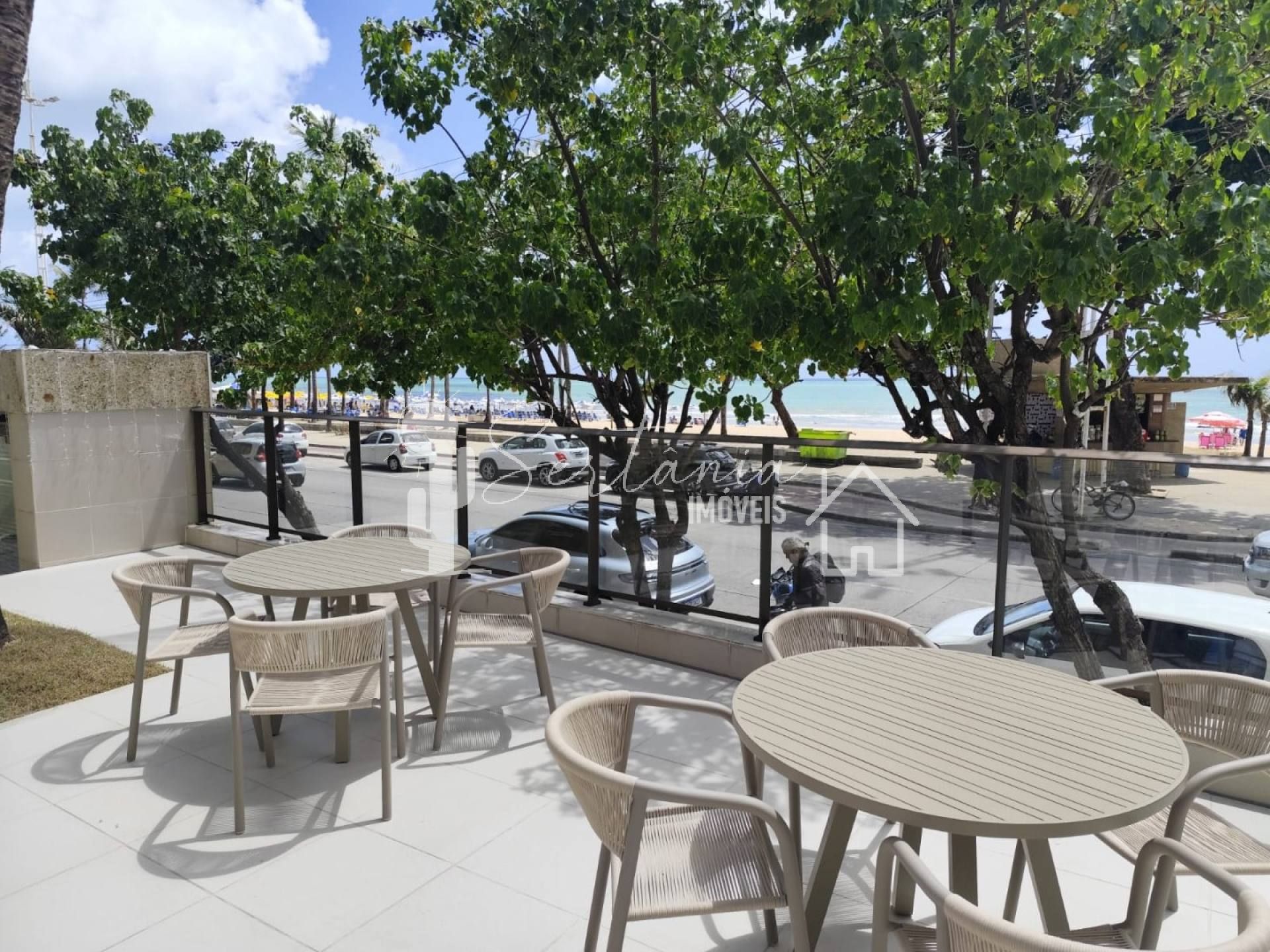 Aluga Apartamento na Beira Mar de Boa Viagem,3 quartos, 01 suítes,2 vagas,180M².