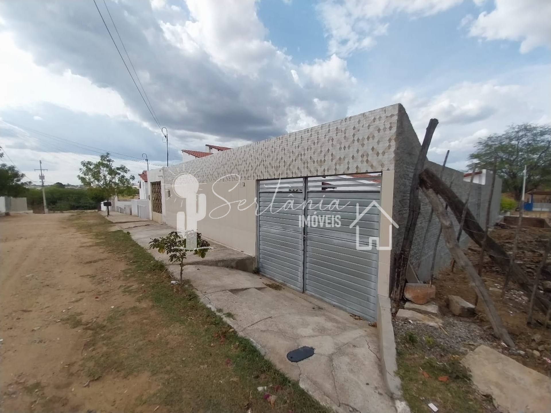 Casa para Venda com Excelente Localização na Rua Soldado Matias Aguiar – Nº 10 A - Centro – Sertânia/PE.