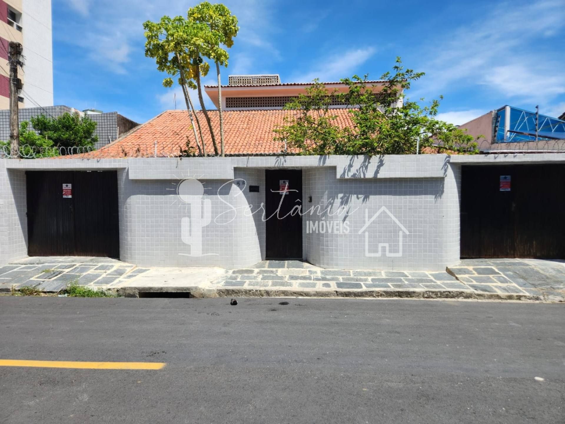 Casa para Venda com Excelente Localização na Rua Félix Cavalcante Albuquerque 52 – Prado – Recife/PE.