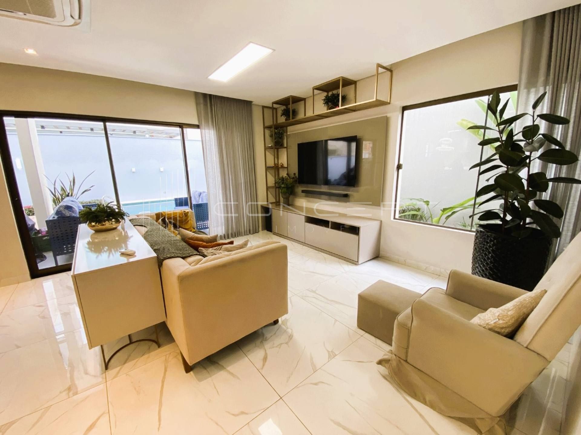 Casa duplex no bairro Novo Uruguai - Porteira Fechada
