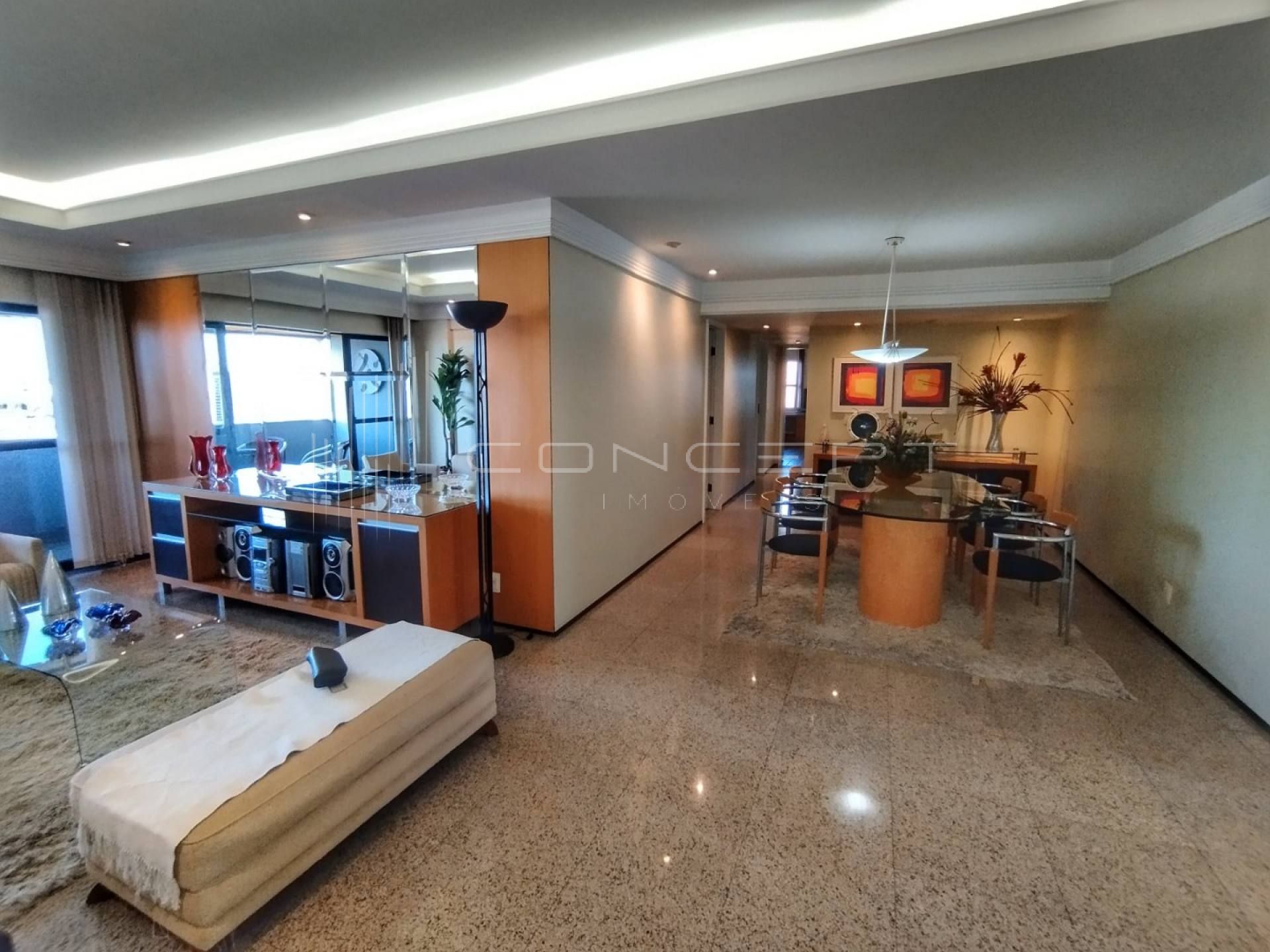 Apartamento no bairro Ilhotas
