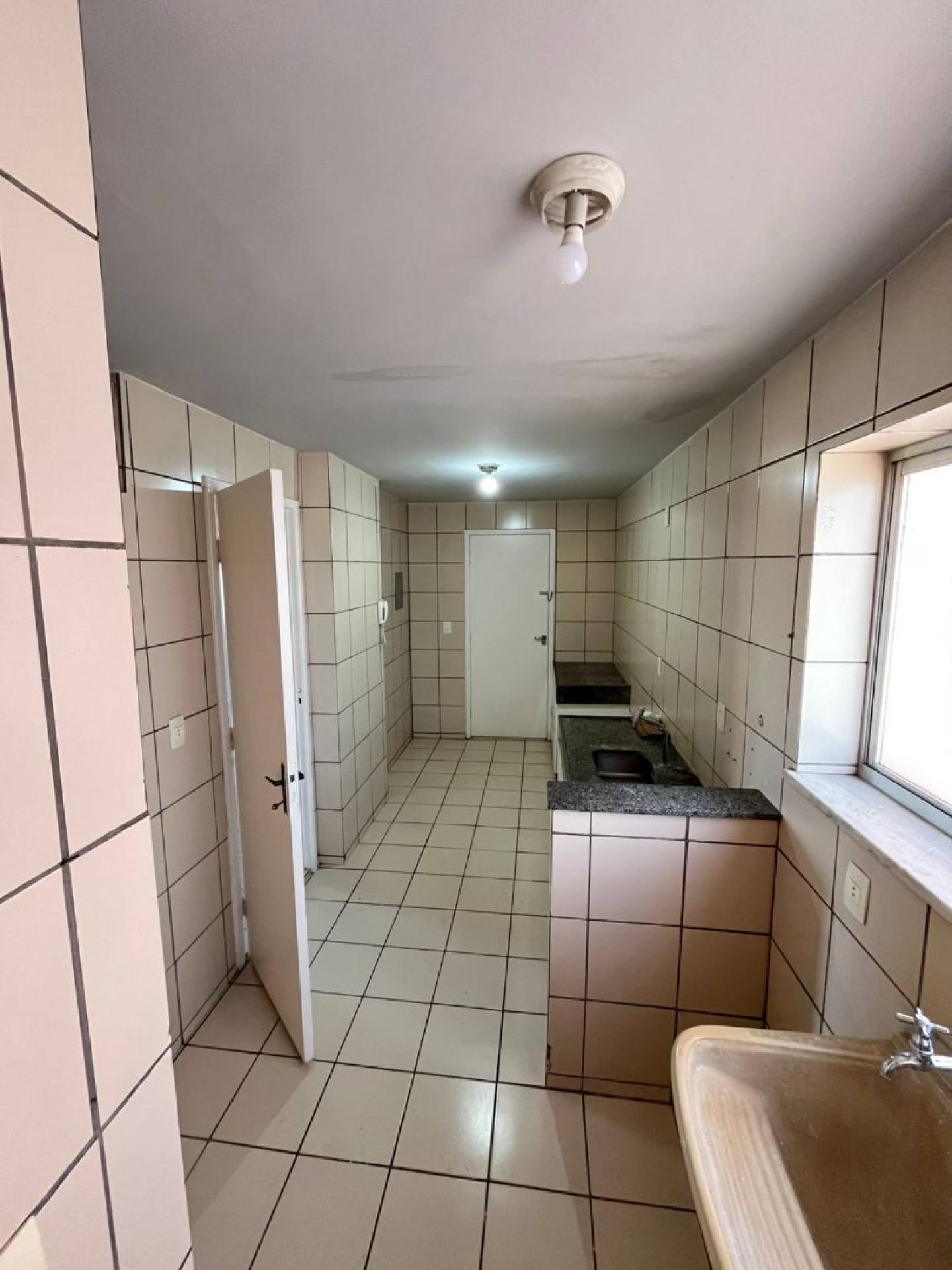 Apartamento no Edifício Strauss no bairro Jóquei