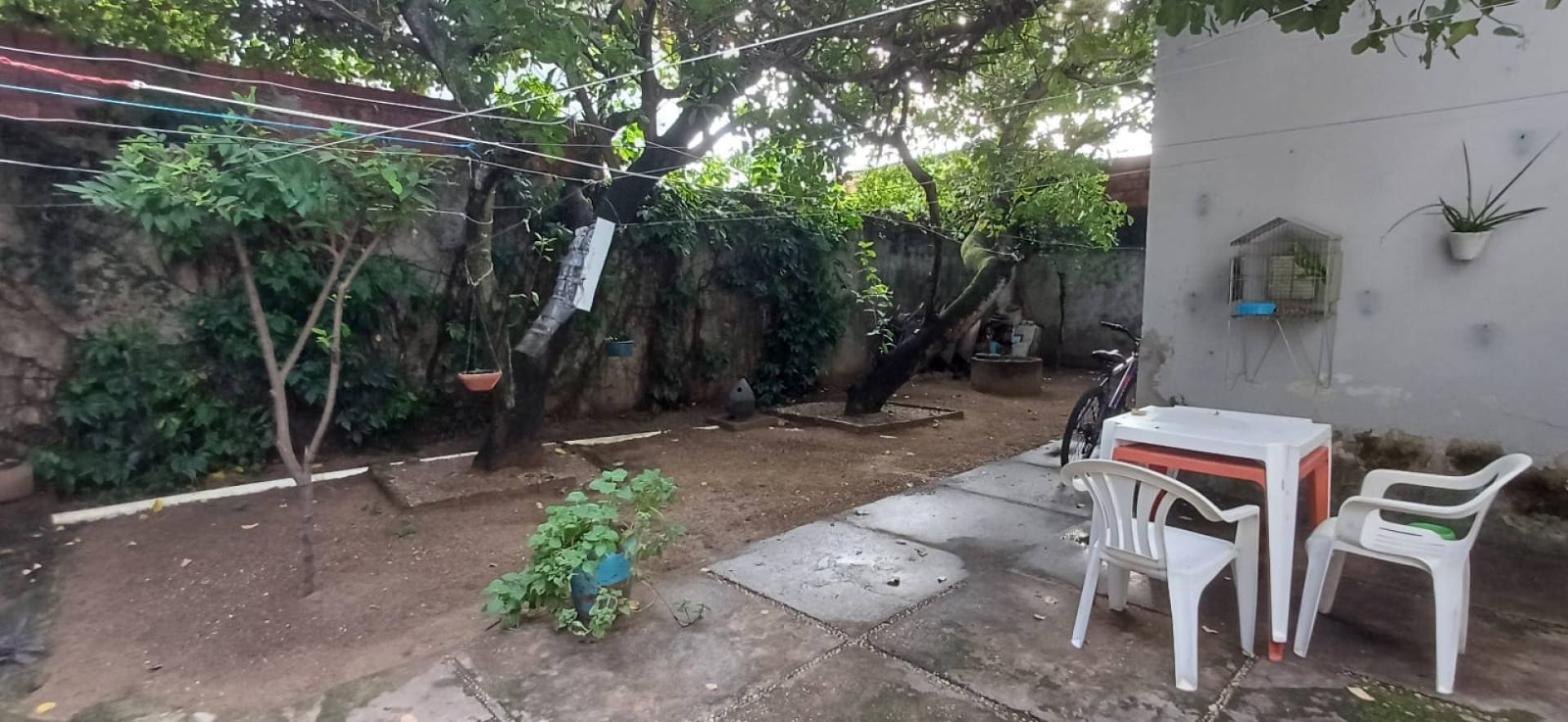 Casa solta no bairro Ininga.