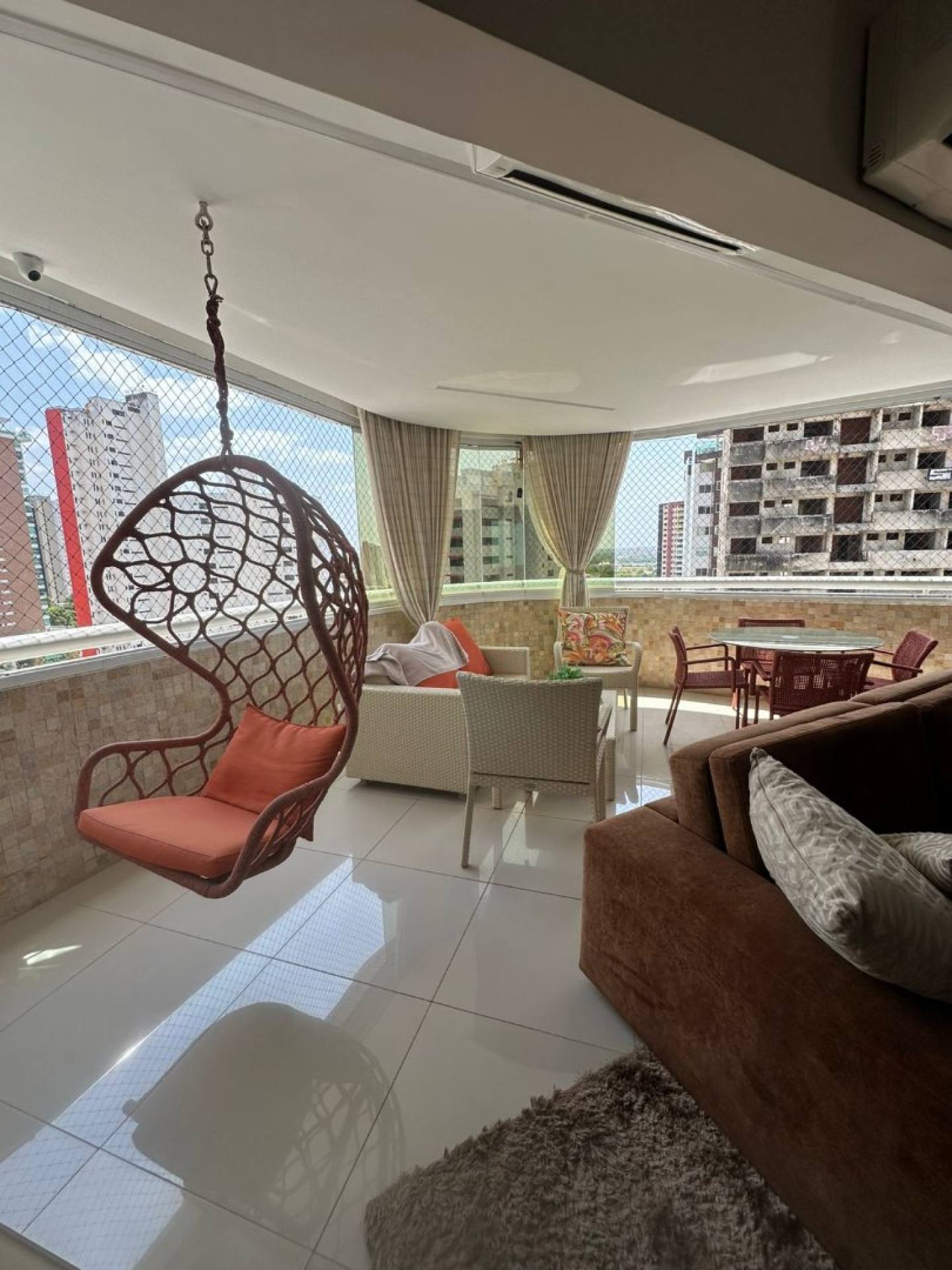 Apartamento de 215m² no Jóquei no Atrium