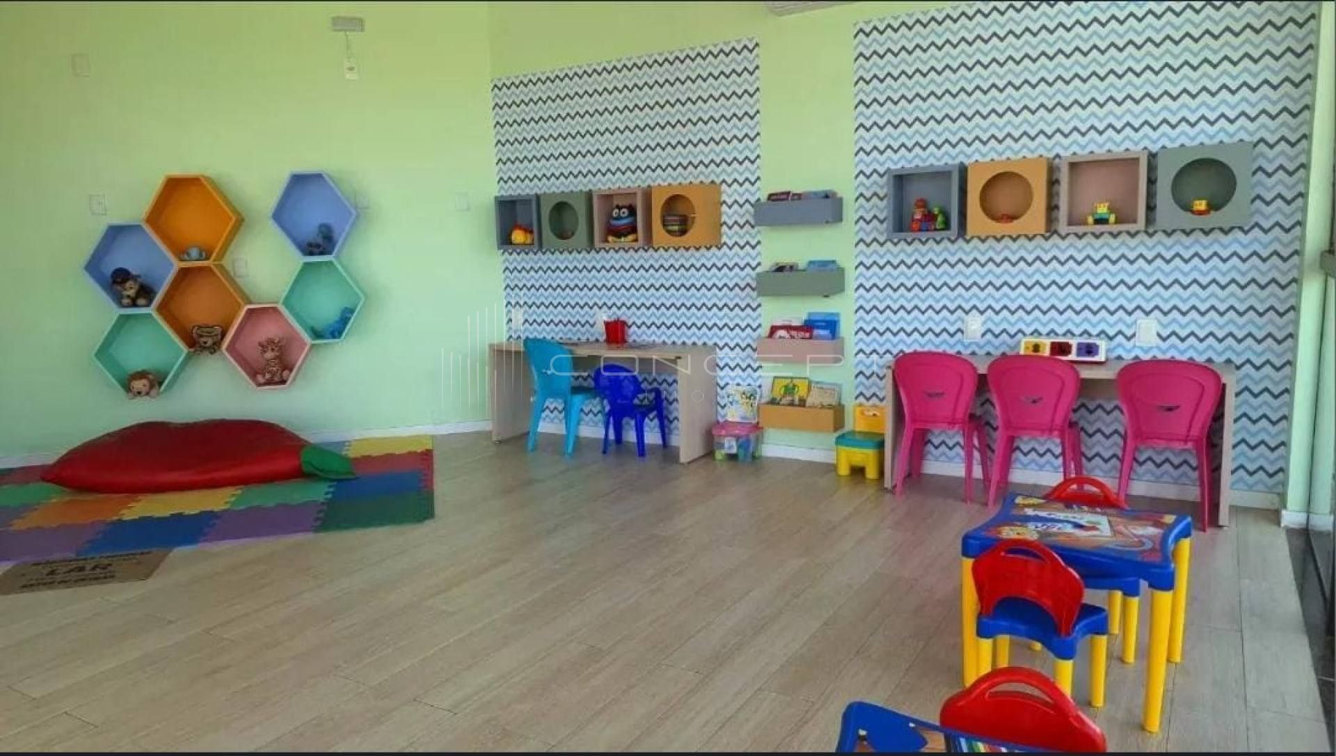 Lote de 264m² a venda no condomínio Petrópolis