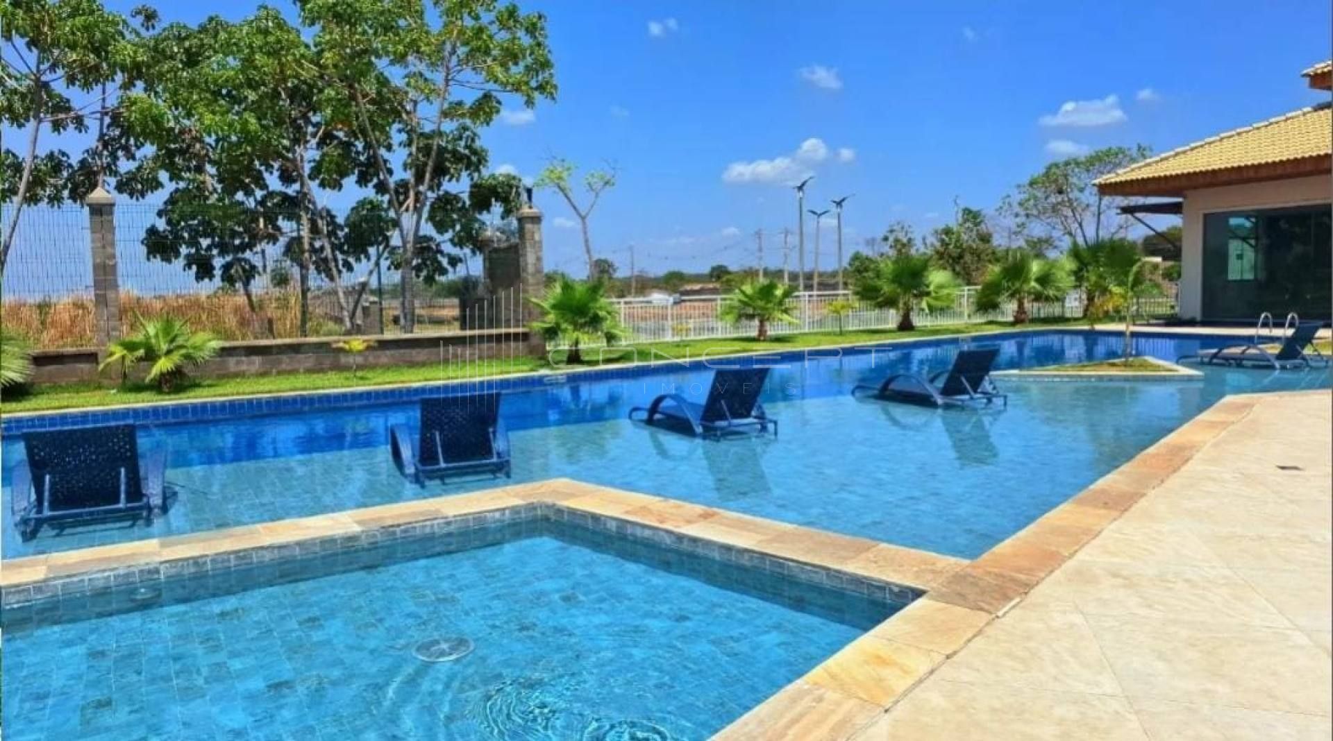 Lote de 264m² a venda no condomínio Petrópolis