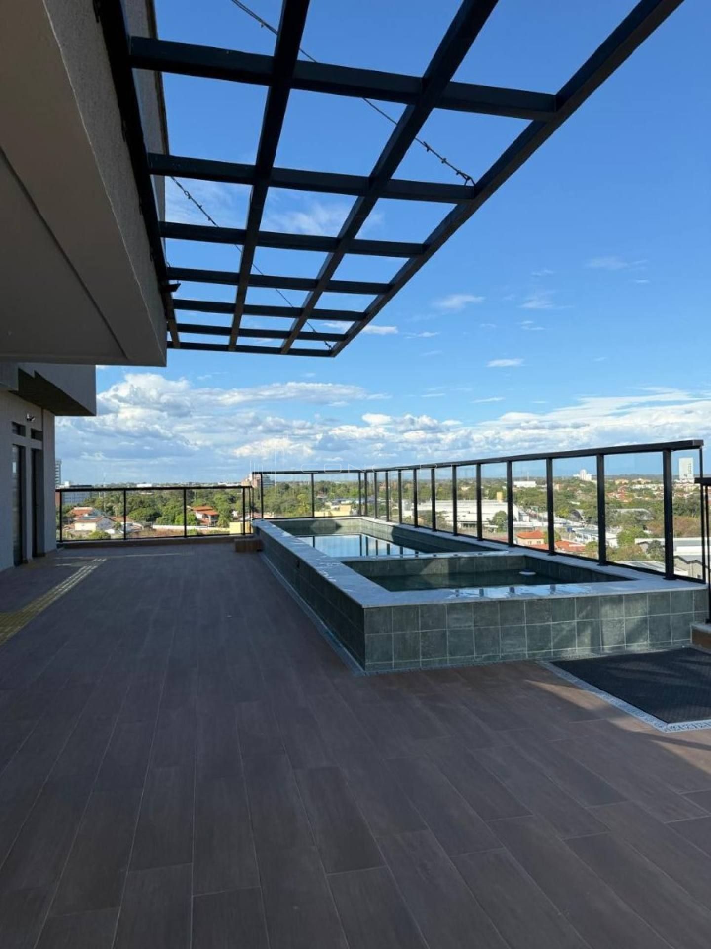 Apartamento de 3 quartos à venda no East Side 3003 no Horto