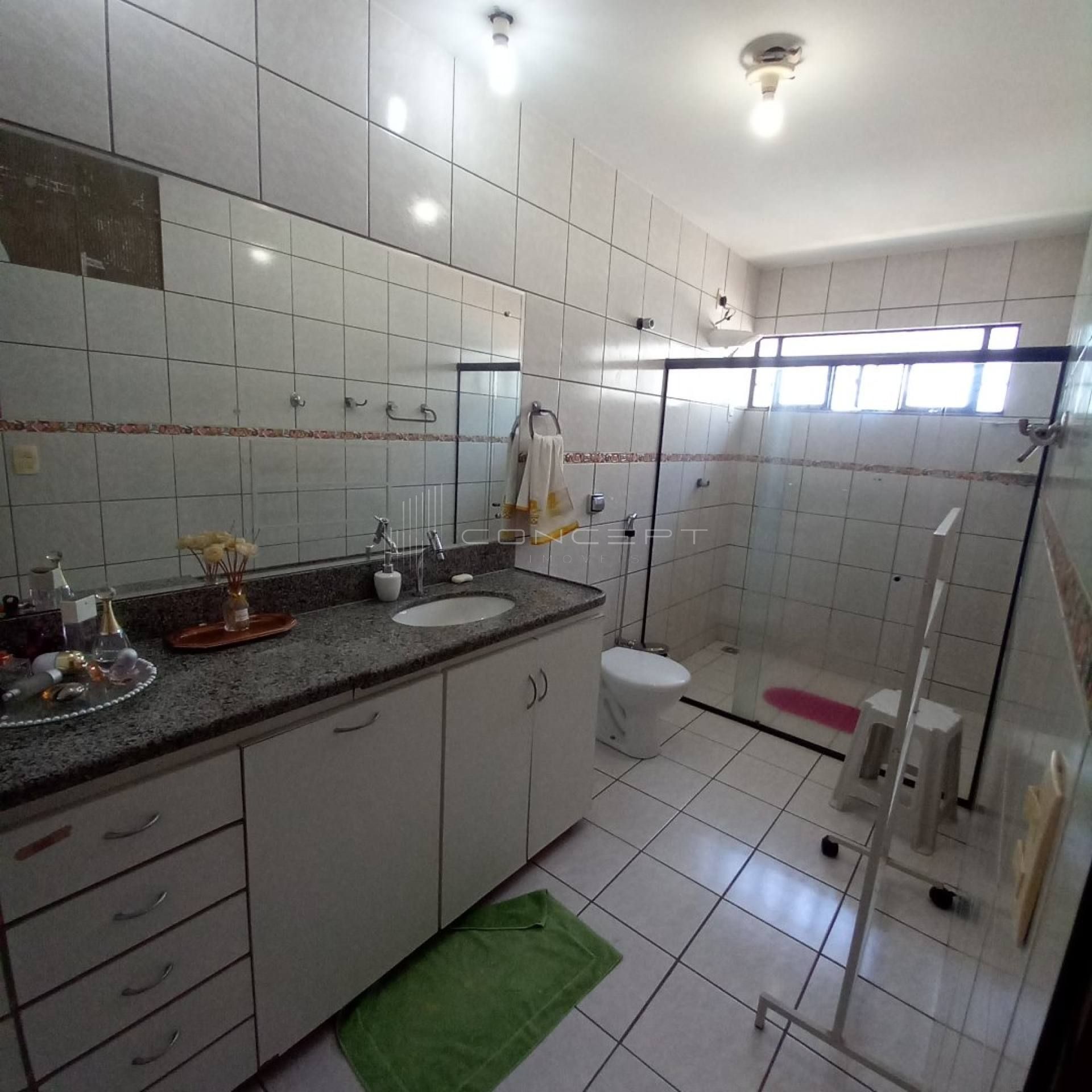 Casa Duplex no Ininga, Zona Leste, com 5 quartos e garagem para até 07 carros.